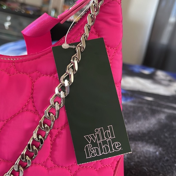 NWT….super cute handbag….adjustable strap… - Picture 3 of 7